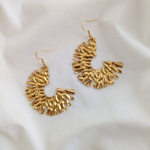 Große goldene Boho Ohrringe